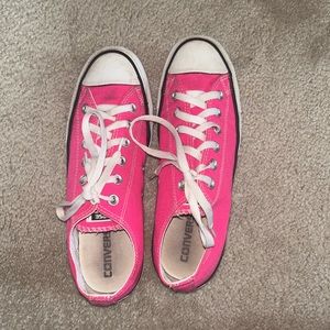 Pink low-top converse